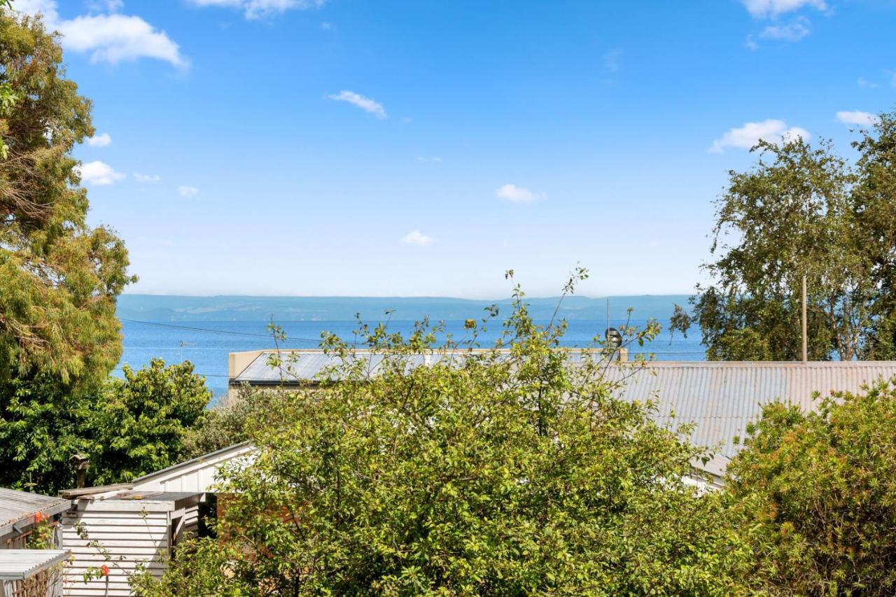 Waitahanui Lake House - Lake Taupo Holiday Home ภายนอก รูปภาพ