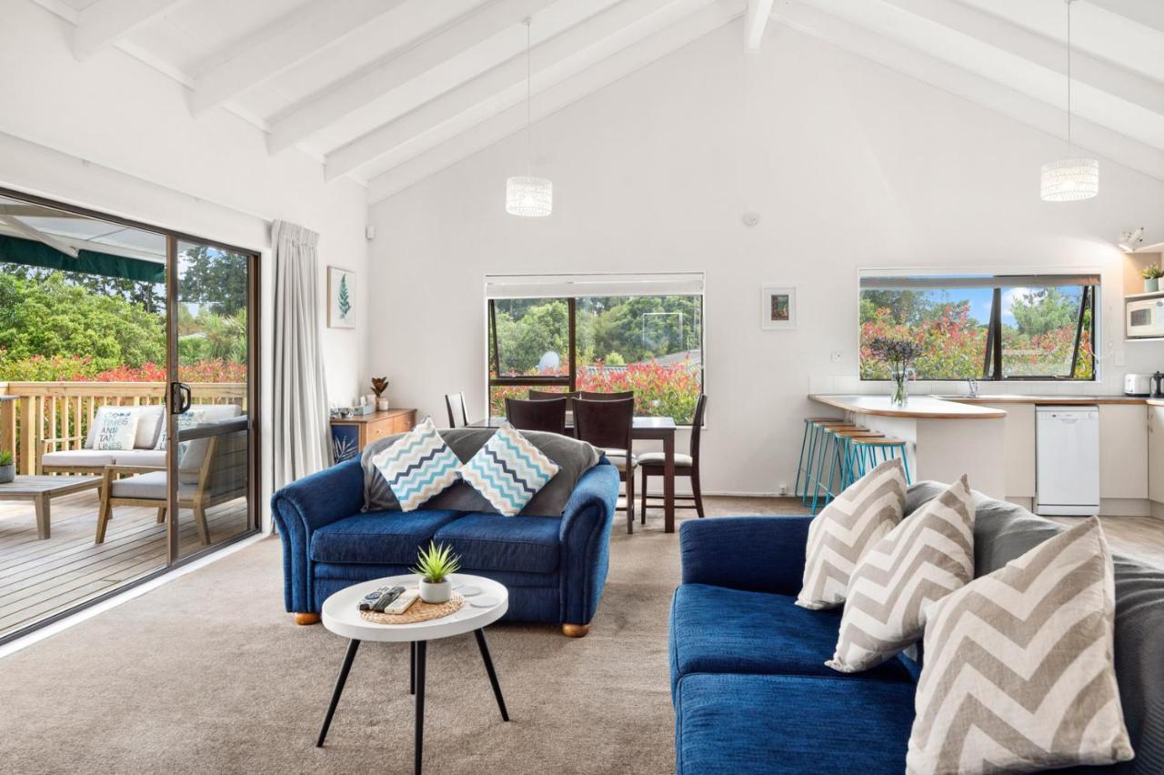Waitahanui Lake House - Lake Taupo Holiday Home ภายนอก รูปภาพ