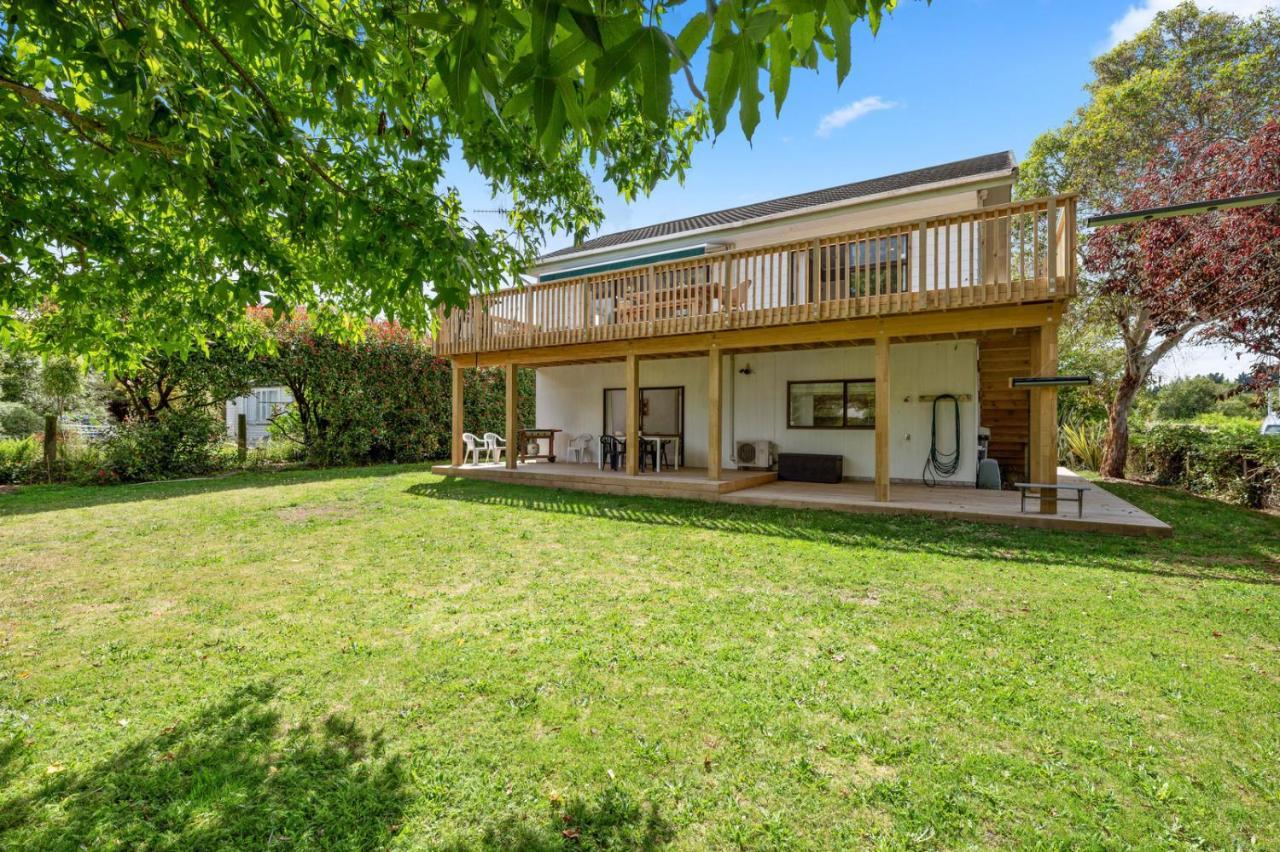Waitahanui Lake House - Lake Taupo Holiday Home ภายนอก รูปภาพ