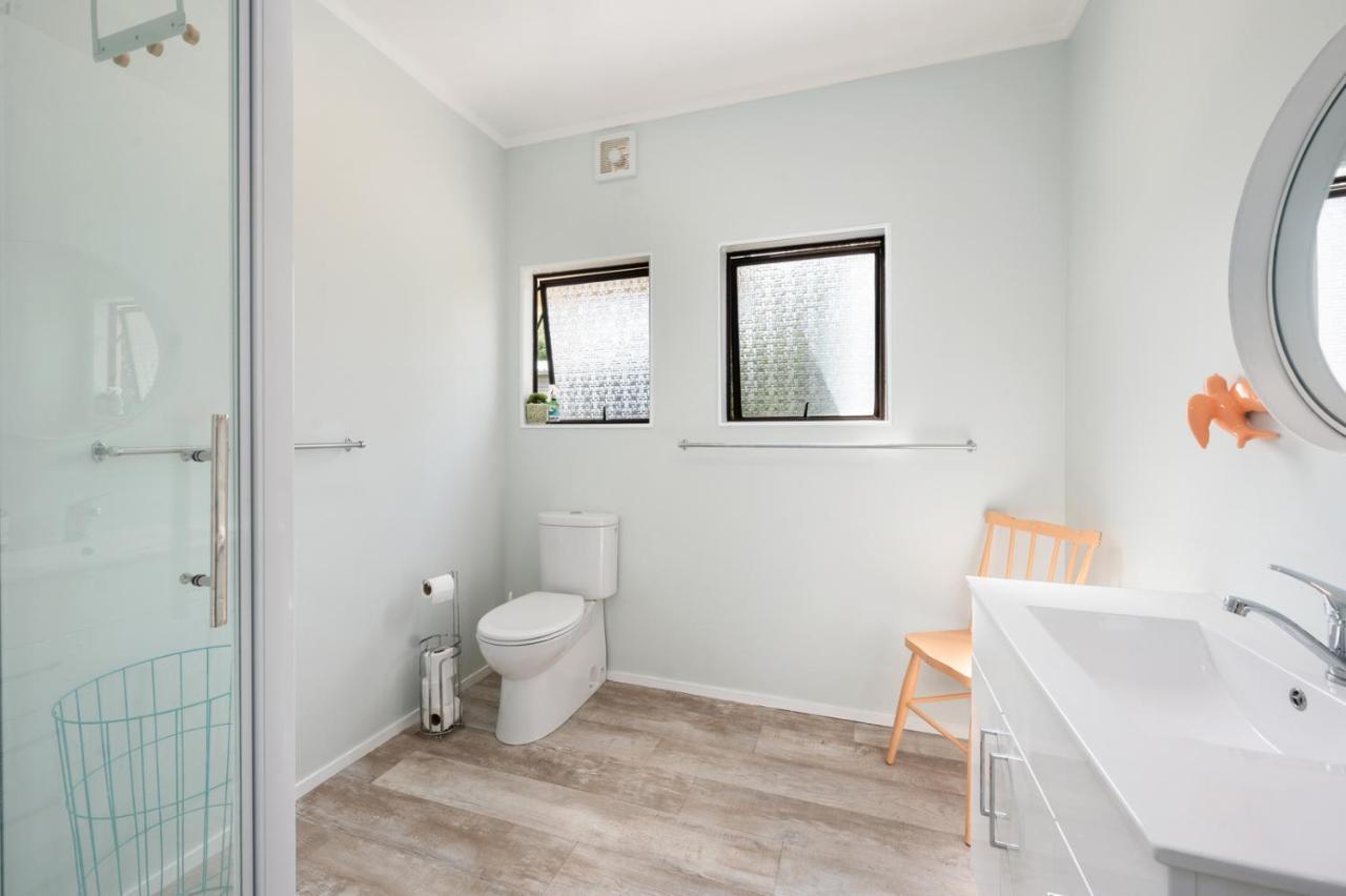 Waitahanui Lake House - Lake Taupo Holiday Home ภายนอก รูปภาพ